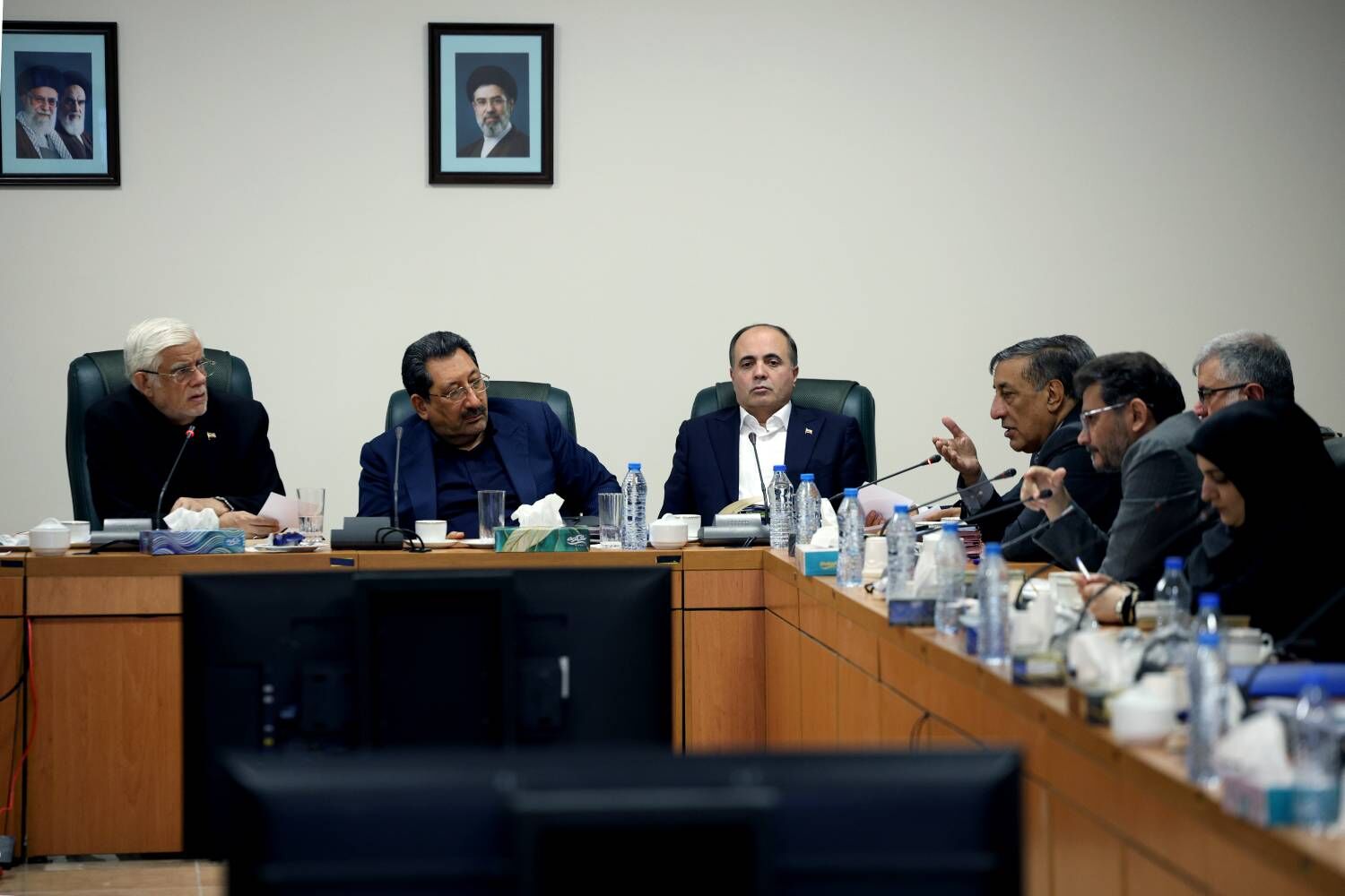 دستور معاون اول رئیس‌جمهور برای تشدید نظارت بر بازار و مقابله با گران‌فروش​