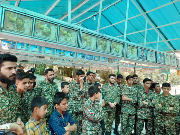 ‌حضور نوجوانان روستای مومن‌آباد قم در محفل روایتگری شهدا