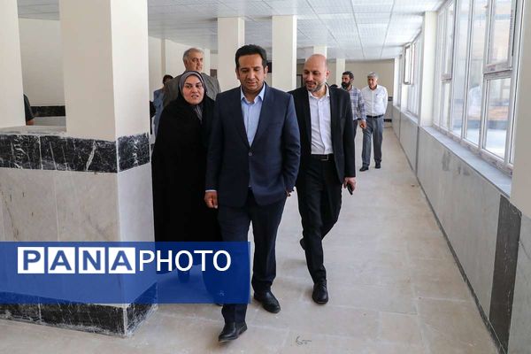 بازدید مدیرکل آموزش‌وپرورش کرمان از مجتمع آموزشی «اندیشه هوشمند ارگ»