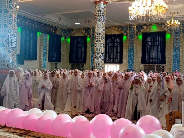 جشن تکلیف و آغاز بندگی و عبودیت، دختران زرقانی 