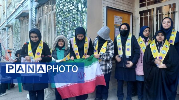 مراسم روز دانش‌آموز و ۱۳ آبان در دبیرستان شاهد تکتم