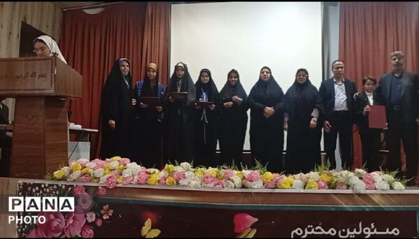 تجلیل از تئاتر دانش‌آموزی  و خبرنگاران پانا در کانون شهید مطهری شهرستان ساوجبلاغ 
