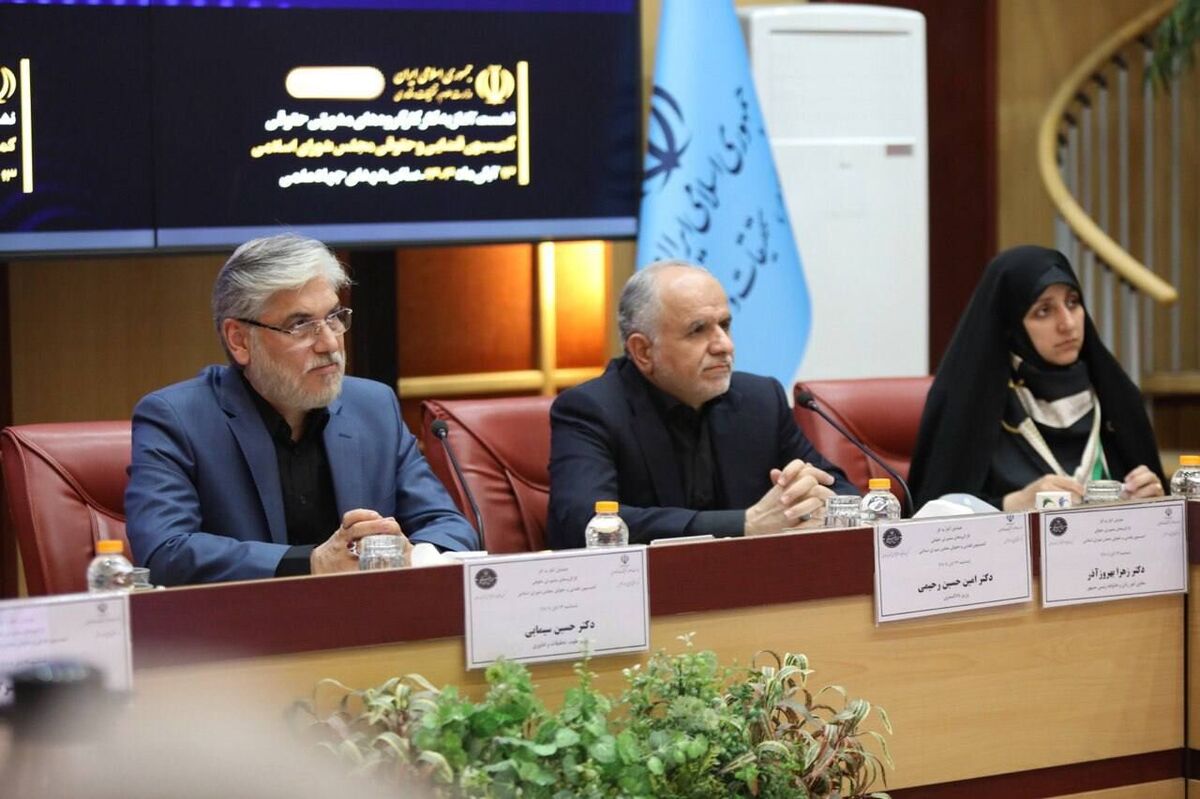 مشروعیت قانون به عقلانی بودن آن است 