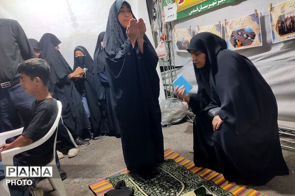 صحیح خوانی و باز خوانی احکام در موکب شمیم میدان امام خامنه‌ای شهرستان قدس 