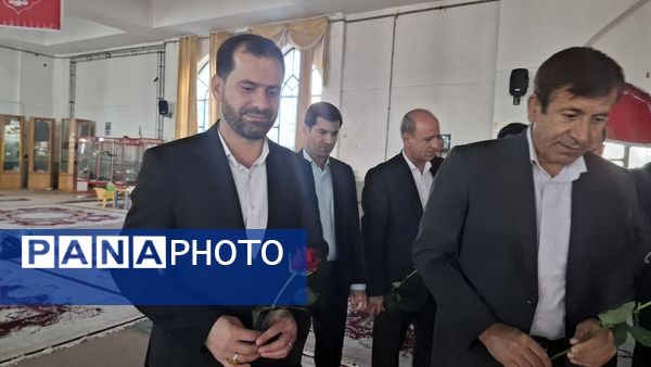 تجدید میثاق مسئولان آموزش پرورش کهگیلویه و بویراحمد با شهدا به‌مناسبت هفته امور تربیت اسلامی