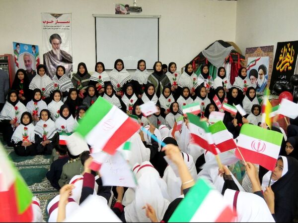 مراسم یادمان شهدای شهرستان خلیل‌آباد در مدارس