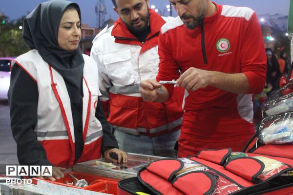 آموزش امداد و نجات در قلب همدان؛ میدان امام میزبان فعالیت‌های جمعیت هلال‌احمر شد