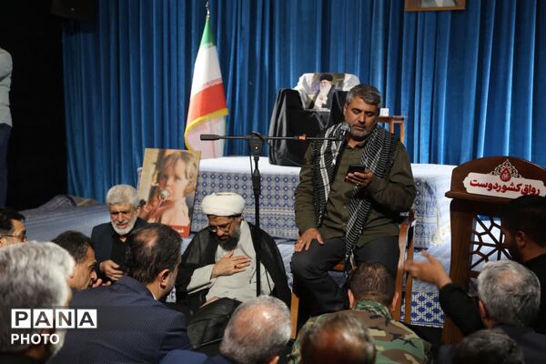 گردهمایی مردم همدان در پاسداشت مقام رهبر شهید انقلاب در رواق کشوردوست