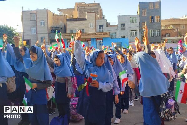 اول مهر؛ زنگ آغاز سال تحصیلی درمدرسه شهیدمعظم
