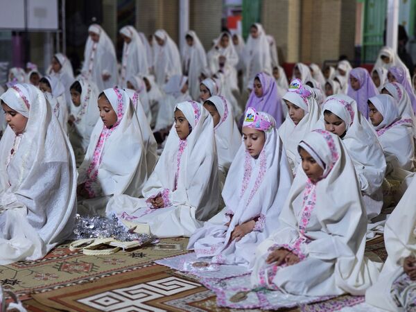 برگزاری جشن ویژه روزه اولی‌ها در حاجی آباد