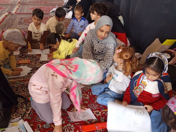 برپایی غرفه کودک در حاشیه نماز جمعه شهرستان کاشمر