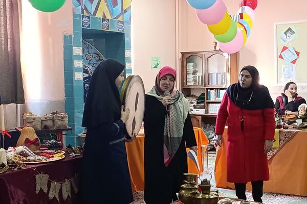 مراسم جشن یلدا در دبیرستان حضرت رقیه(س) ورامین