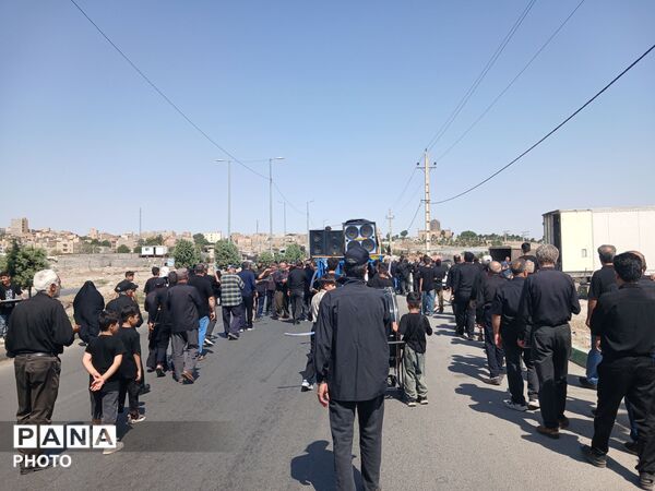مراسم سوگواری عزاداران محله رسالت محمدشهر کرج در روز عاشورا 