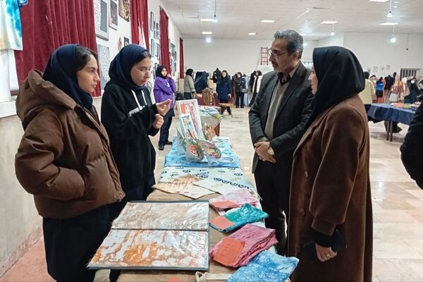 جشنواره "ایران رنگارنگ" در هنرستان سعادت پردیس