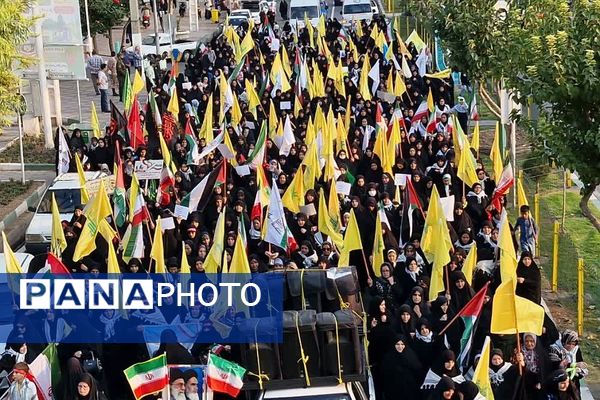 خروش مردم قرچک در پی شهادت دبیرکل حزب‌الله لبنان