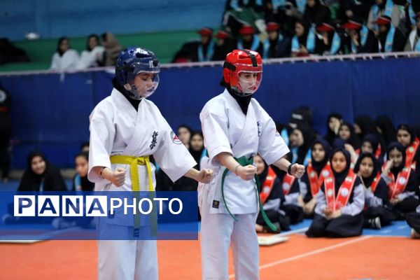 سالن شهید رجایی ورامین میزبان همایش یاوران انقلاب