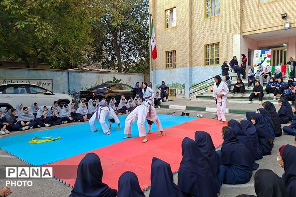 افتتاحیه المپیاد ورزشی درون مدرسه‌ای در آموزشگاه ۱۳ آبان ملارد