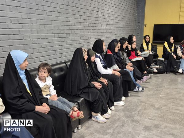 تقدیر از دانش‌آموزان غرفه‌های «بر مدار ایران» و دورهمی صمیمانه با مدیر سازمان دانش‌آموزی خراسان رضوی