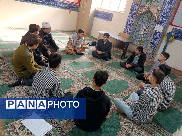 جلسه شورای محوری بسیج دانش‌آموزی در مدرسه علوی 2 شهرستان قدس