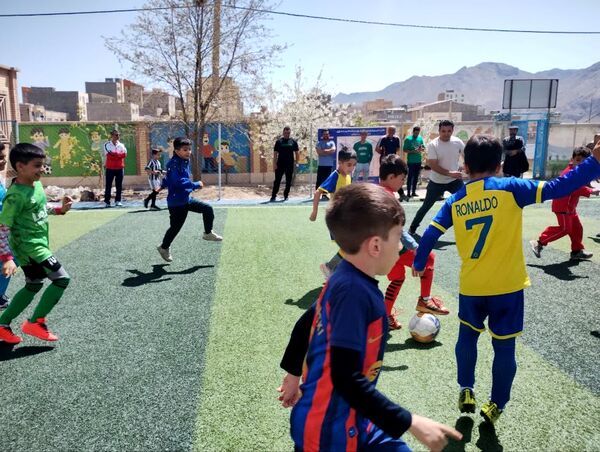 اجرای طرح شهید خرازی ( آزادسازی فضای ورزشی) در دبستان پیامبراعظم ( ص) شهرستان فیروزکوه 