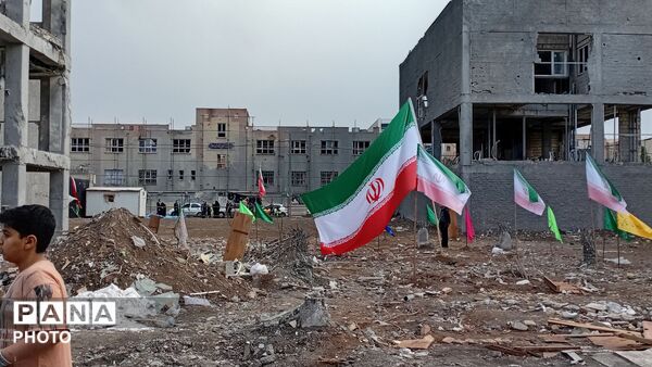  تخریب منازل پردیسان قم در بمباران هوایی دشمنان