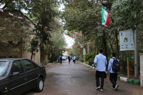یادواره شهدای دبیرستان ماندگار امام صادق(ع) قم