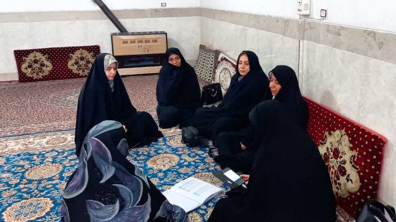 برنامه‌ریزی اعضای شورای پایگاه پنج‌تن آل عبا سملقان برای اجرای برنامه‌های هفته مقاومت