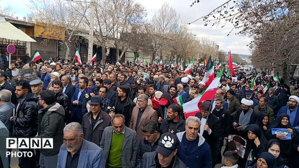 اجتماع مردم نورآباد در میدان امام خمینی (ره)