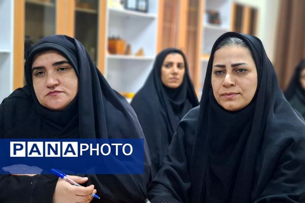 کارگاه آموزشی مدیران مدارس تراز قرچک