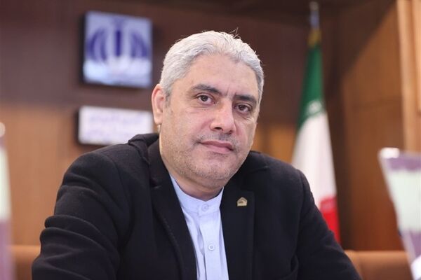 برگزاری پویش «درخت‌کاری سرو ایران» به یاد شهدای دانش آموز میناب+فیلم