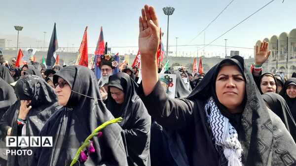 تجدید میثاق با آرمان‌های انقلاب، تهران در سوگِ رهبر شهید یکپارچه سیاه پوش شد