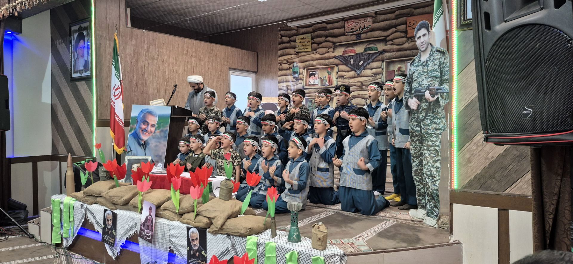 یادواره شهدای مدافع حرم در دبستان شاهد آقامصطفی خمینی کاشمر