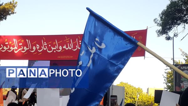 جلوه‌هایی از اجتماع مردم بجنورد در تجلیل از بانوی شجاع رسانه ملی