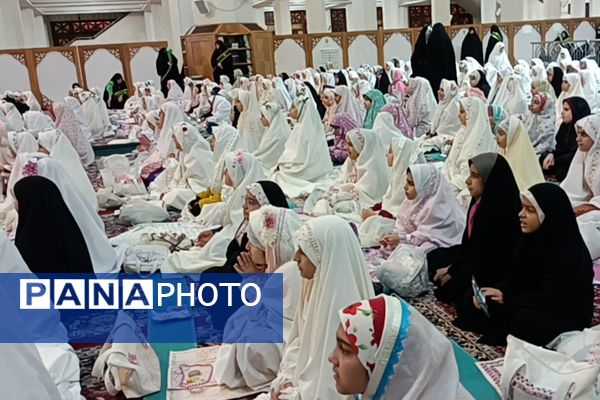 برگزاری جشن ۱۰۰۰ دانش‌آموز دختر روزه اولی در شیراز