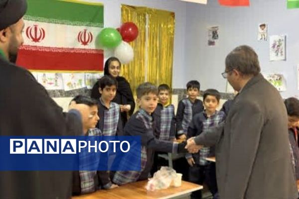 جشن انقلاب در ناحیه دو شهرری با حضور معاون پرورشی و فرهنگی شهرستانهای استان تهران 