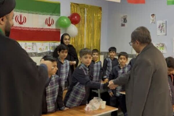 جشن انقلاب در ناحیه دو شهرری با حضور معاون پرورشی و فرهنگی شهرستانهای استان تهران 