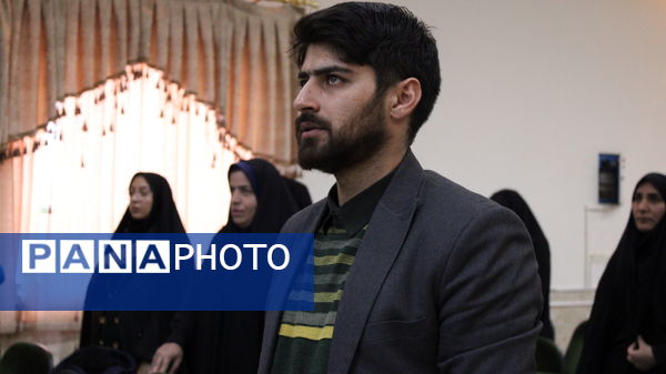 تجلیل از دانش‌آموزان برگزیده در چهل ودومین جشنواره فرهنگی هنری امید فردا شهرستان بن