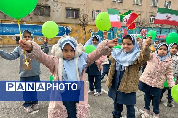 رویداد از خون جوانان وطن لاله می روید در دبستان دخترانه آیین روشن
