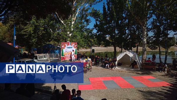 پیاده‌روی خانوادگی به‌مناسبت هفته دفاع مقدس