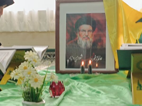 مراسم بزرگداشت شهید سیدحسن نصرالله و سردار شهید نیل فروشان در دبیرستان دخترانه امام حسین(ع) مشهد