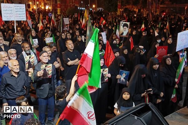 صد و بیست و هفت  شب استقامت در قرچک؛ خیابان همچنان شاهد حماسه حضور مردم 