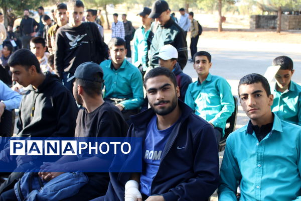 کارگاه آموزش بهداشت روان در مدرسه نخبگان عشایر گنجه‌ای برگزار شد