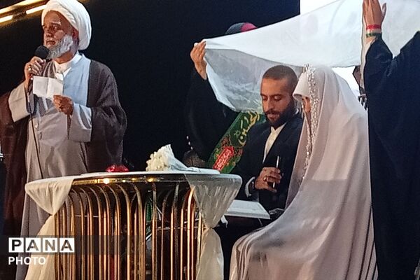 جشن ازدواج ۱۴ زوج جوان در میدان معلم شیراز