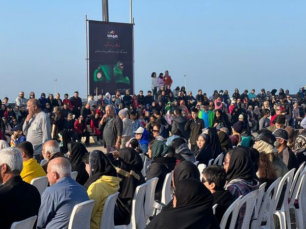 پیاده‌روی خانوادگی در بوشهر