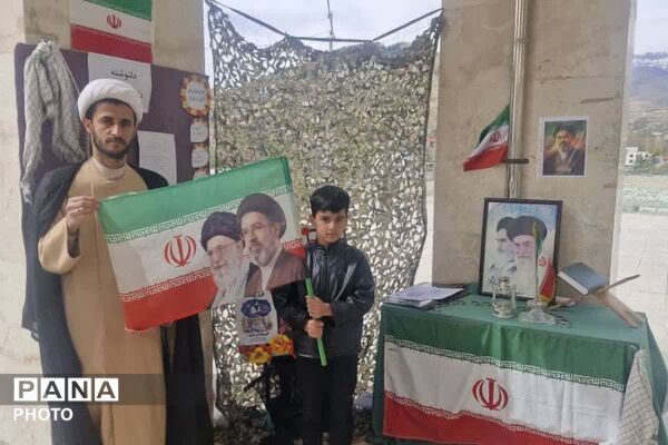 غبارروبی مزار شهدا به یاد دانش آموزان شهید