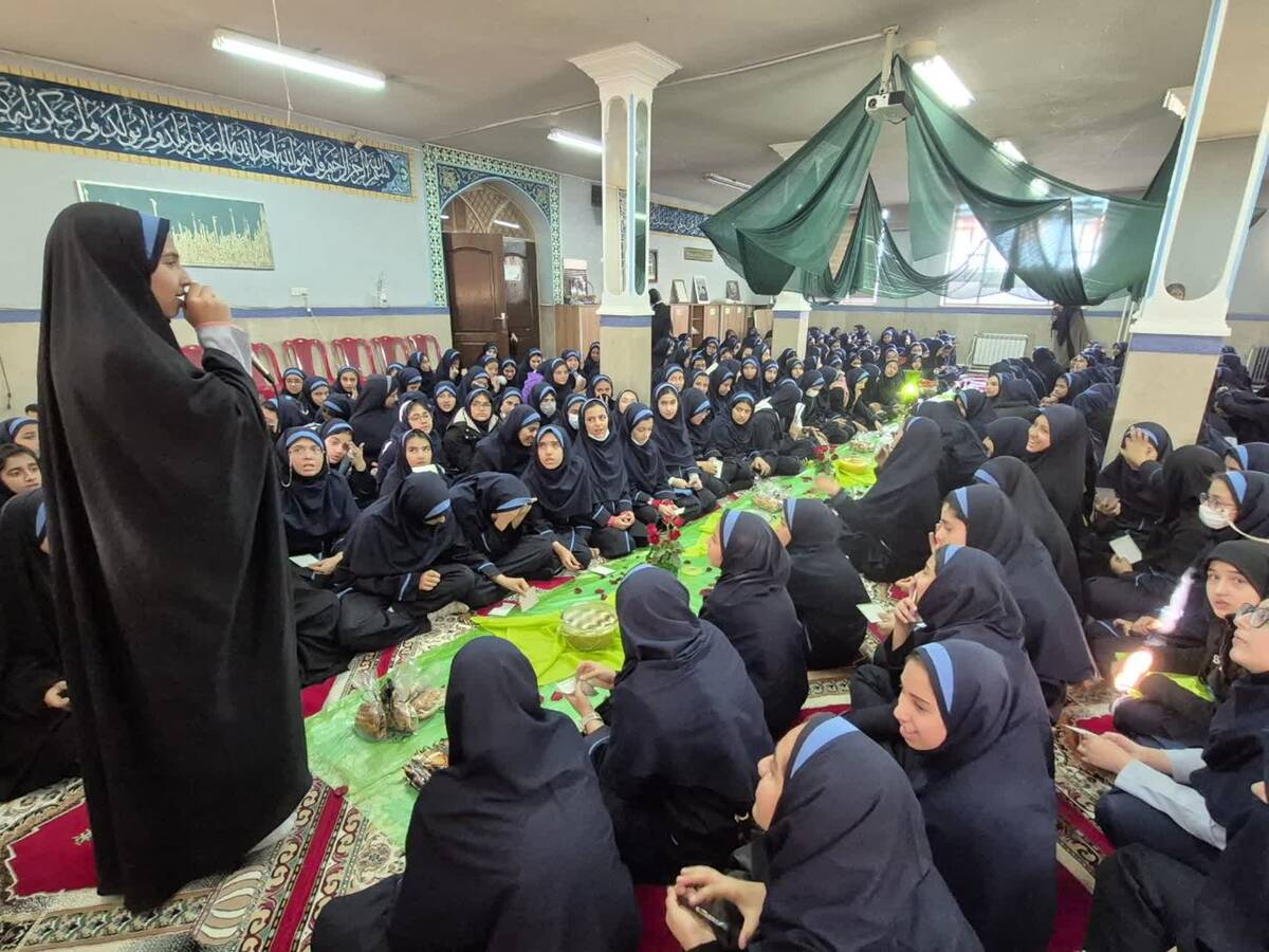 وقتی دبیرستان شهید همت بوی غربت حضرت مادر گرفت