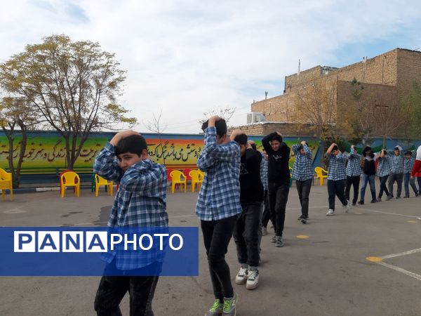 مانور زلزله و ایمنی در مدارس شهرستان ورامین 