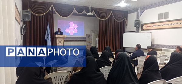 جلسه هدایت تحصیلی در دبیرستان استعدادهای درخشان دوره اول کاشمر