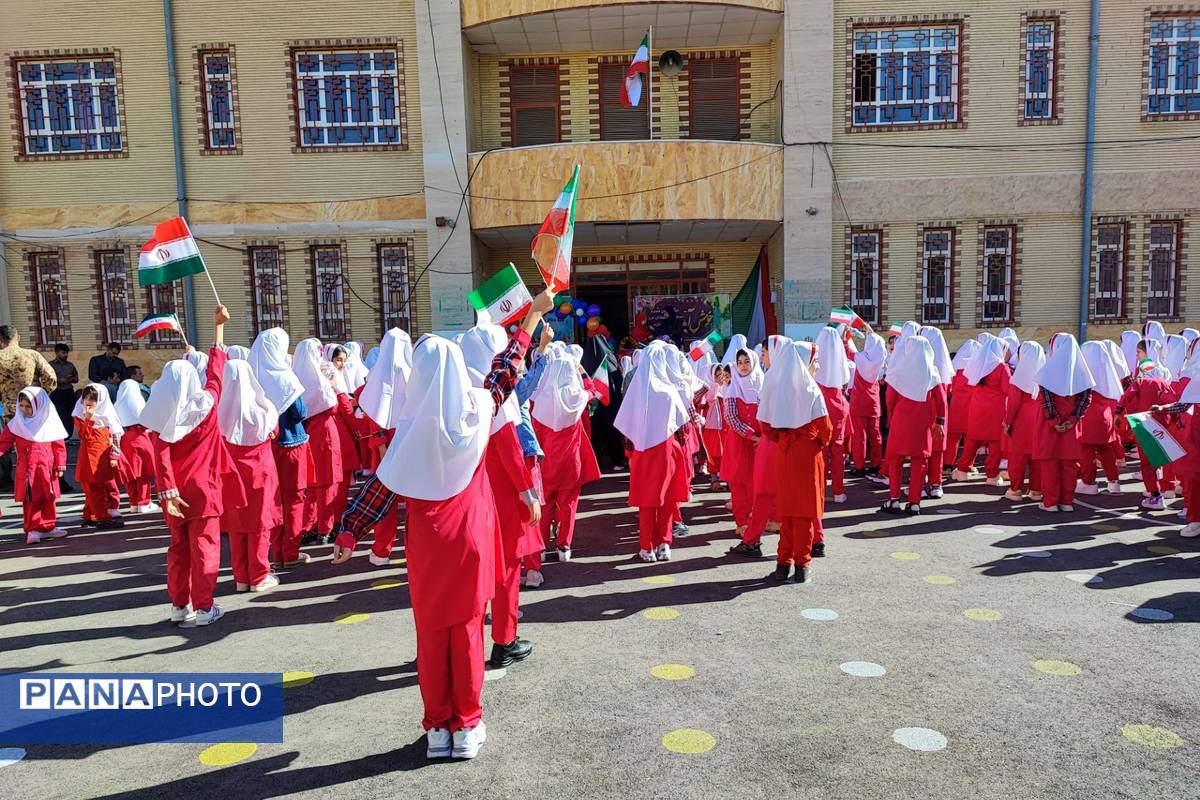 مراسم بازگشایی مدارس و گرامیداشت هفته دفاع مقدس در ثلاث باباجانی 