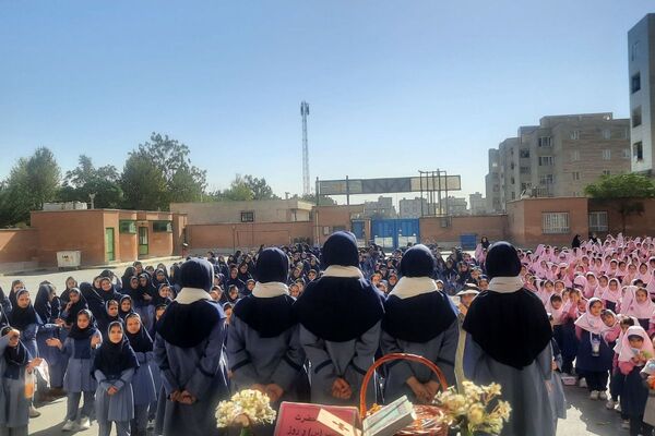  مراسم میلاد حضرت زینب (س)در مدرسه مهرآیین بهارستان دو